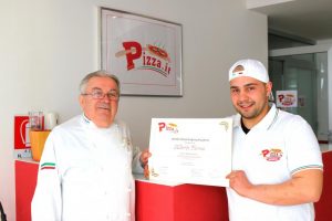 Il pizzaiolo professionista Alberto Farina ora è nella guida 50 pizza top
